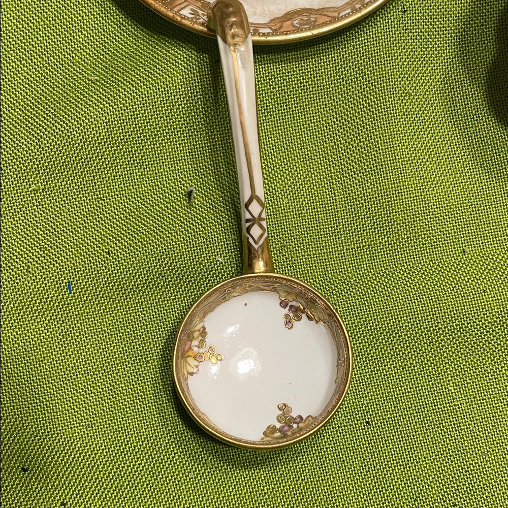 Elegant Gold and Cream Dinnerware Set